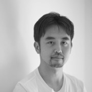 撮影：新津保建秀